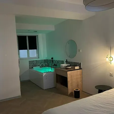 Appartement Spa 2 Pers-Couteliers-Centre Ville Moulins  Exterior foto